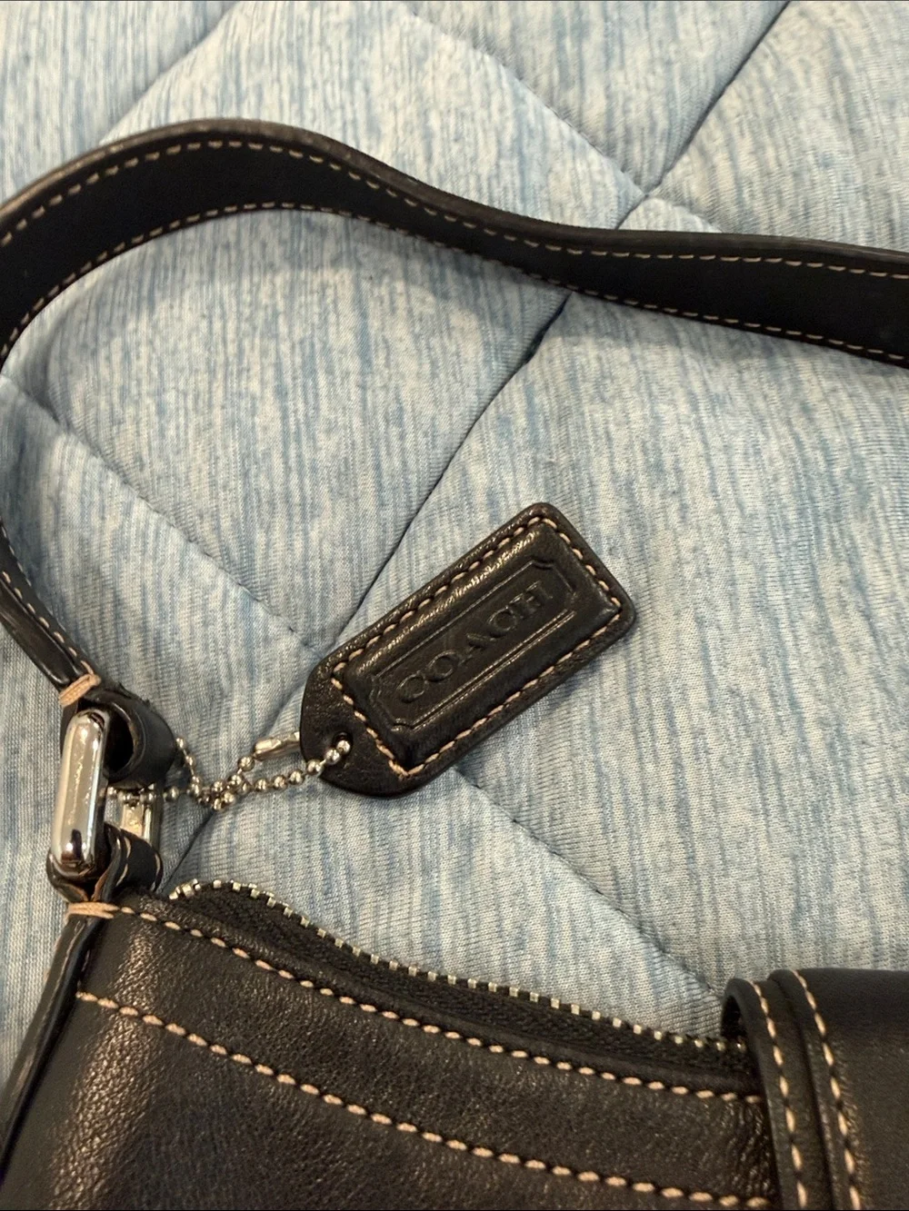 Coach Vintage Y2K Mini Hamptons Black Leather Buckle Demi Bagl